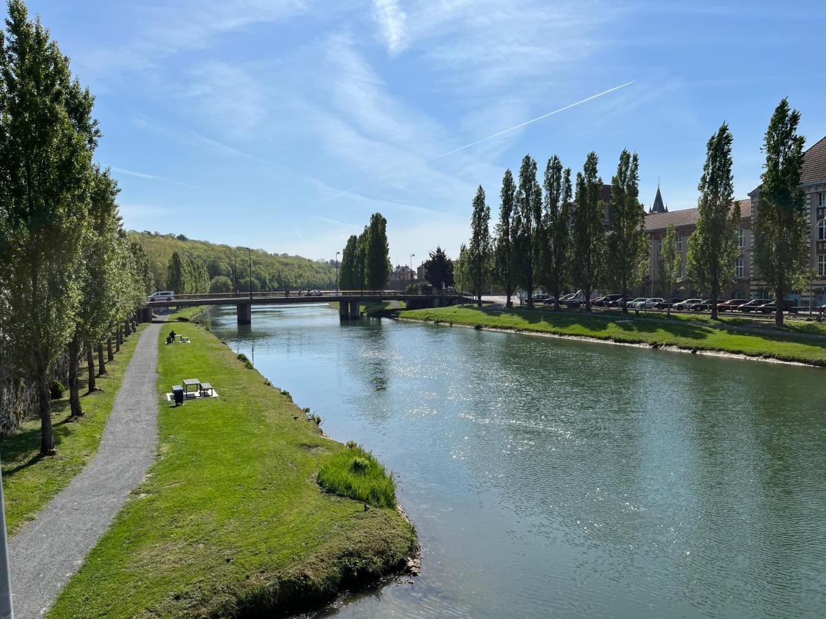 Appartement Le Voltaire à Melun Extérieur photo